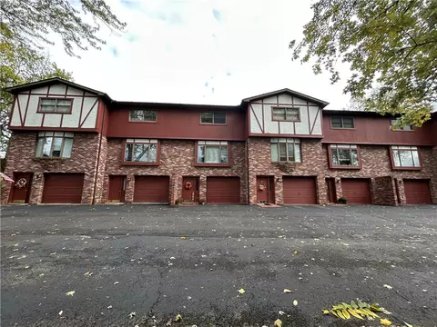 207 Pleasant Valley Rd # K, Jeannette, PA 15644