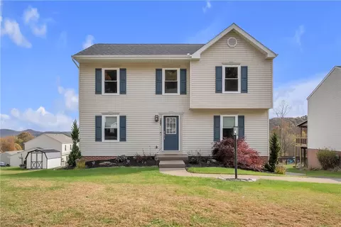 844 Hawk Valley Dr, Leechburg, PA 15656