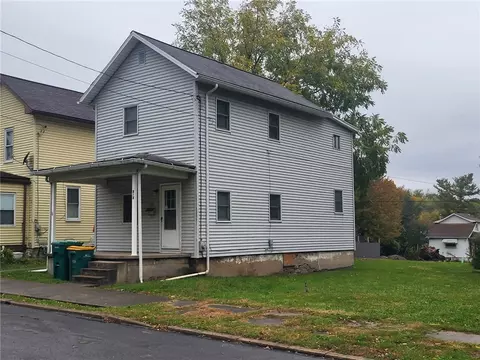 313 2nd St, Derry, PA 15627
