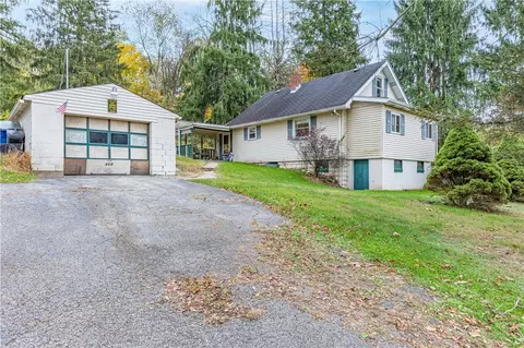 520 Farneth Rd, New Kensington, PA 15068