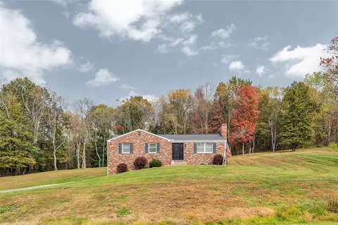 2573 Elgro Rd, Gibsonia, PA 15044