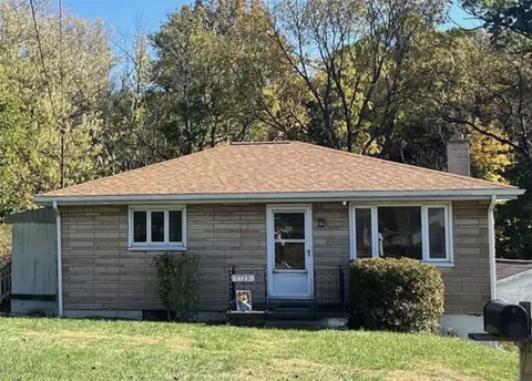 1723 Mount Pleasant Rd, Greensburg, PA 15601