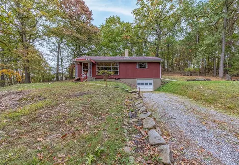 1194 Donnellville Rd, Natrona Heights, PA 15065