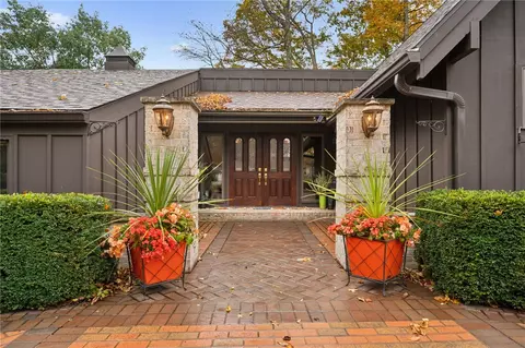 288 Latonka Dr, Mercer, PA 16137