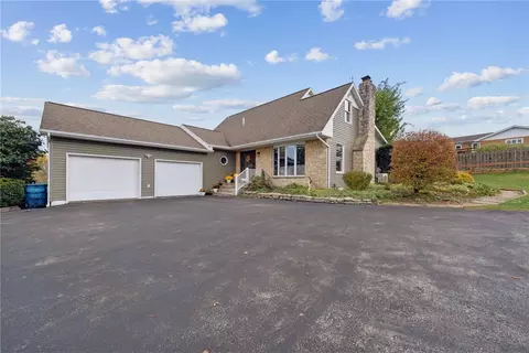 1187 Lakeview Dr, Latrobe, PA 15650