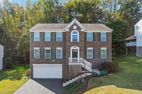 705 Sunrise Dr, Leechburg, PA 15656
