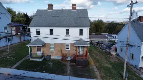 30 Lincoln St, Cokeburg, PA 15324