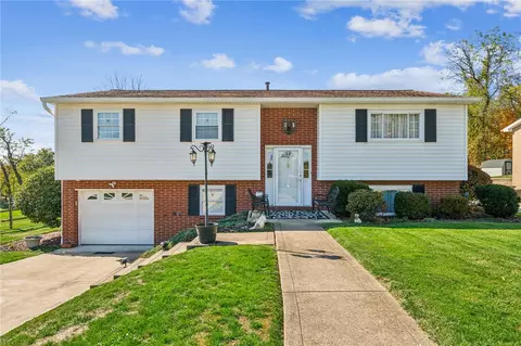1 Mariah Dr, Pittsburgh, PA 15239
