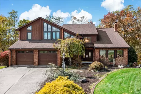 191 Meadowfield Ln, Clairton, PA 15025