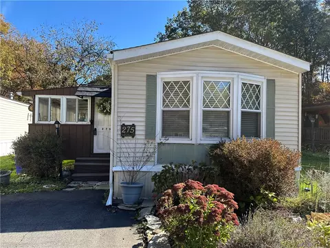 275 Valleyview Dr, Oakdale, PA 15071