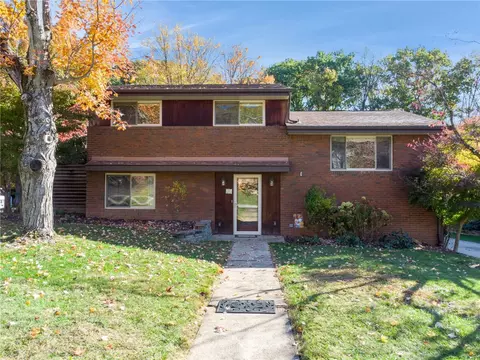 37 Bel Aire Dr, Delmont, PA 15626