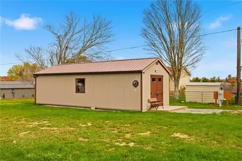 1607 Crestivew Dr, Somerset, PA 15501