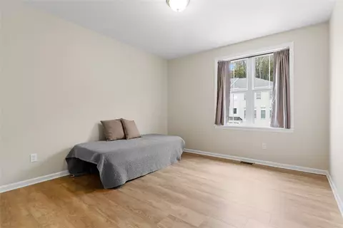Bedroom - 403 Walnut Ct, Pittsburgh, PA 15237 photo 7 of 8