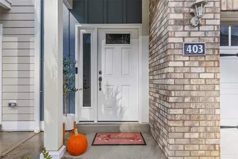 Entry Way - 403 Walnut Ct, Pittsburgh, PA 15237 photo 1 of 5