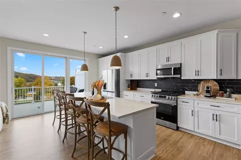Kitchen - 403 Walnut Ct, Pittsburgh, PA 15237 photo 1 of 6