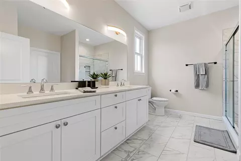 Bath - 403 Walnut Ct, Pittsburgh, PA 15237 photo 1 of 5