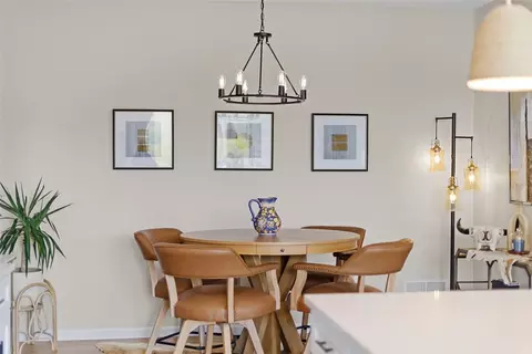 Dining - 403 Walnut Ct, Pittsburgh, PA 15237 photo 1 of 2