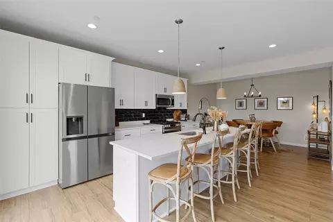 Kitchen - 403 Walnut Ct, Pittsburgh, PA 15237 photo 2 of 6