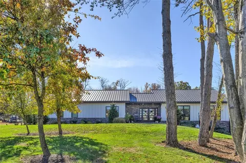6742 Old Mars Crider Rd, Cranberry Township, PA 16066