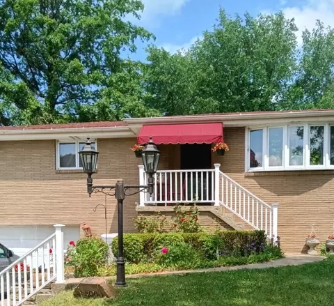 1406 Greentree Rd, Pittsburgh, PA 15220