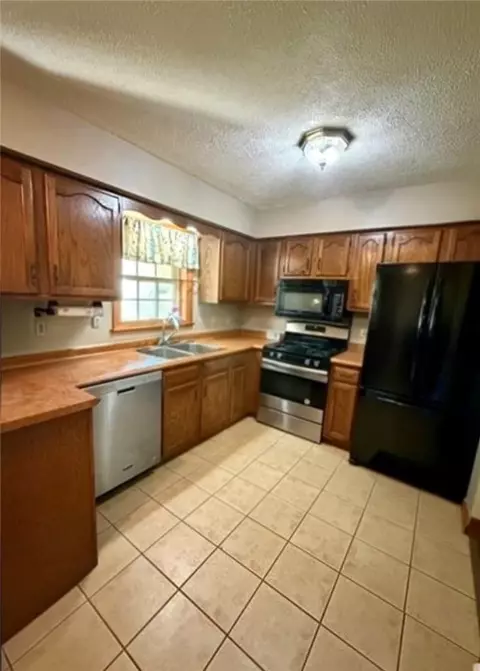 Kitchen - 1239 Old State Rd, Apollo, PA 15613 photo 2 of 2
