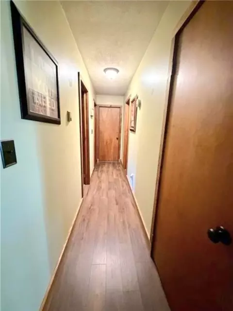 Entry Way - 1239 Old State Rd, Apollo, PA 15613 photo 2 of 4