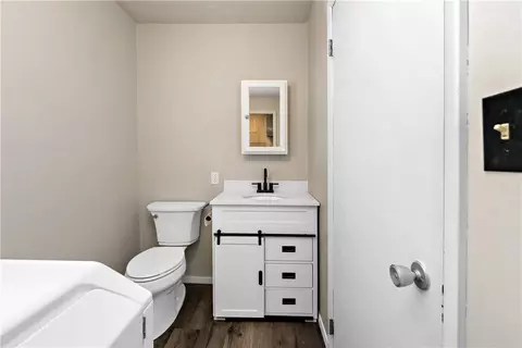 Bath - 155 Brickyard Rd, Mars, PA 16046 photo 3 of 3