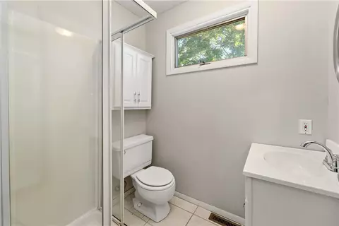 Bath - 155 Brickyard Rd, Mars, PA 16046 photo 1 of 3
