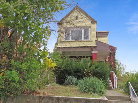 300 Winston St, Pittsburgh, PA 15207