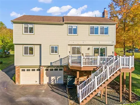 Exterior - 1256 Manor Dr, Pittsburgh, PA 15241 photo 2 of 5