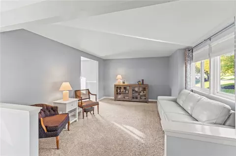 Living - 1256 Manor Dr, Pittsburgh, PA 15241 photo 1 of 5