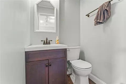Bath - 1256 Manor Dr, Pittsburgh, PA 15241 photo 4 of 4