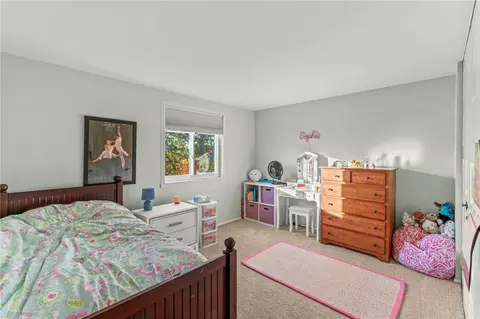Bedroom - 1256 Manor Dr, Pittsburgh, PA 15241 photo 3 of 4