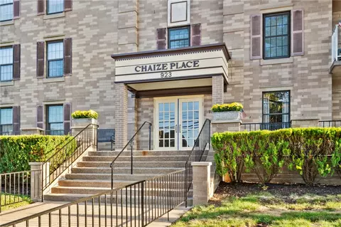 923 California Ave #405, Pittsburgh, PA 15202