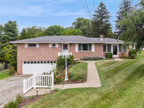 12629 Deborah Dr, Irwin, PA 15642