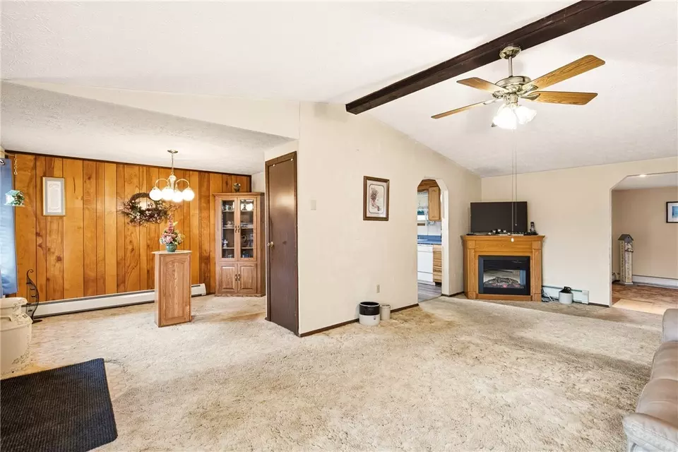  134 Evergreen Dr, Somerset, PA 15501 photo 6