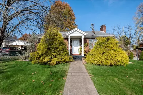 16 Moninger Ave, Houston, PA 15342
