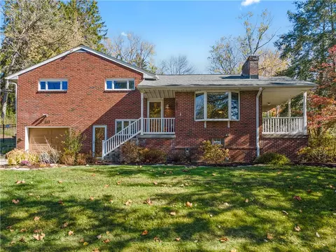 543 Circle Dr, Canonsburg, PA 15317