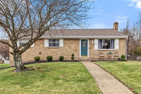 1075 Fiddleback Dr, Mckees Rocks, PA 15136