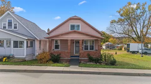 3144 Leechburg Rd, New Kensington, PA 15068
