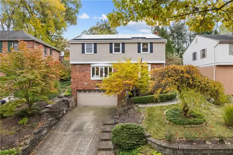 865 Foxland, Pittsburgh, PA 15243