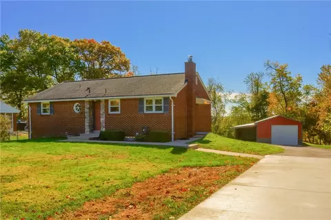 140 S Patton Dr, Moon Twp, PA 15108