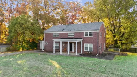 3068 Mintwood Dr, New Kensington, PA 15068