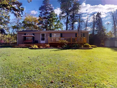 108 Spring Valley Rd, Evans City, PA 16033