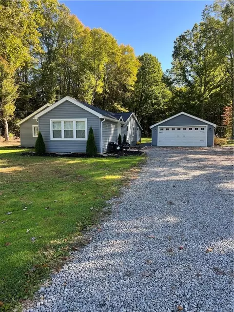 100 Blom Rd, Grove City, PA 16127