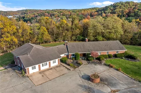 140 Greendale Dr, Greensburg, PA 15601
