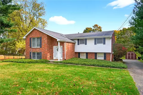 2966 Chautauqua St, Gibsonia, PA 15044