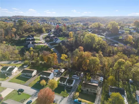 View/Area - 1823 Ivanhoe Dr, Irwin, PA 15642 photo 2 of 3