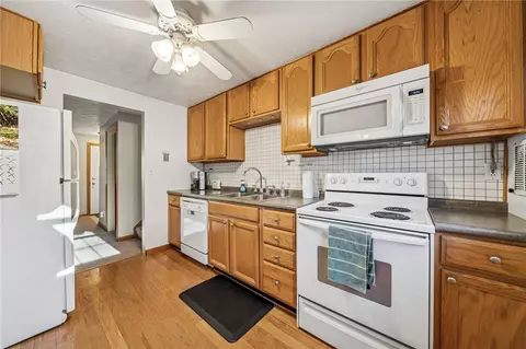 Kitchen - 1823 Ivanhoe Dr, Irwin, PA 15642 photo 3 of 3