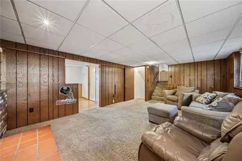 Living - 1823 Ivanhoe Dr, Irwin, PA 15642 photo 4 of 5